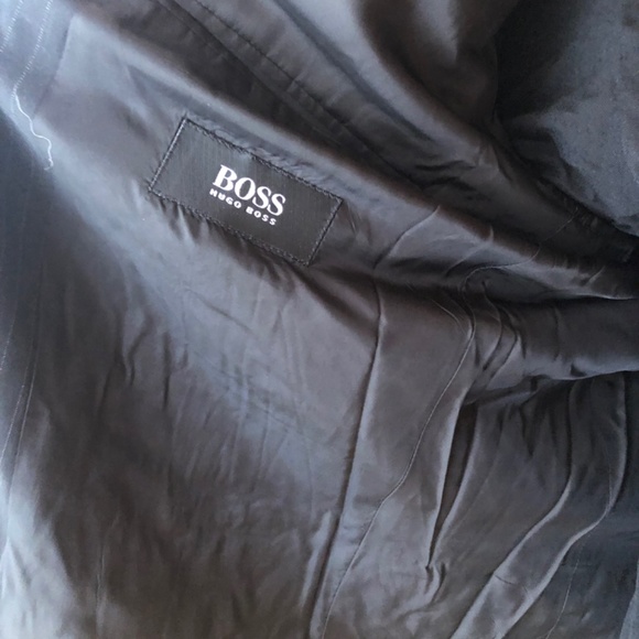 Boss suit - Picture 4 of 6